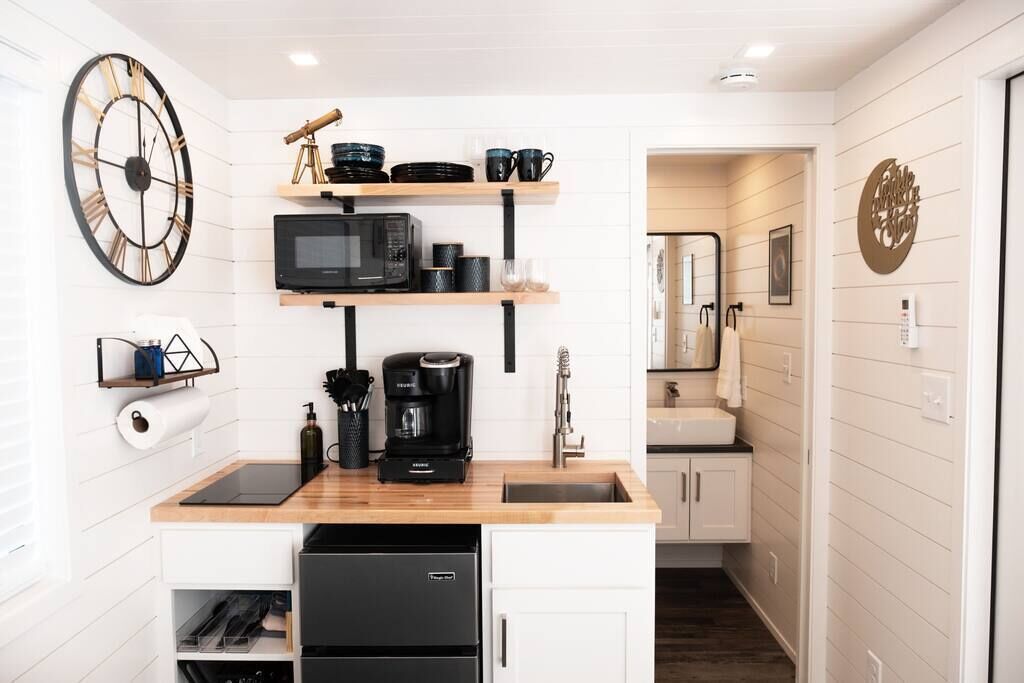 Micro-ondes, cafetière/bouilloire