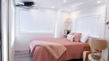 1 chambre, bureau, fer et planche à repasser, Wi-Fi