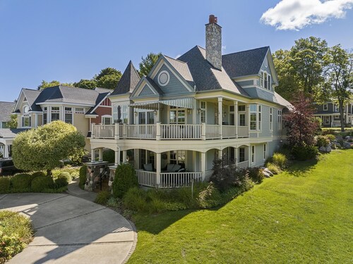 Downtown Boyne City with Lake Charlevoix View, Sleeps 9
