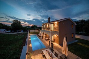 Outdoor pool - Villa Adea - New, modern villa for 6 people, with a heated pool upon request (Porec-Kosinožići)