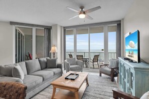 Fernseher, DVD-Player, Stereoanlage