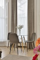 Family Studio Suite | Iron/ironing board, free WiFi, bed sheets