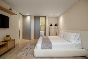 1 soveværelse, skrivebord, strygejern/strygebræt, weekendseng