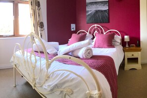4 Schlafzimmer, Bügeleisen/Bügelbrett, kostenloses WLAN