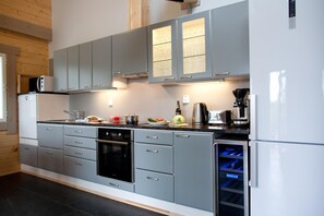 Villa, 3 chambres, salle de bains attenante, en bord de plage | Cuisine privée