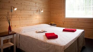 3 bedrooms, iron/ironing board, free WiFi