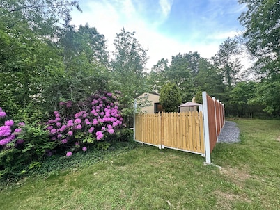 Rustic Tabor Woods Cabin near Cacapon State Park w/Patio, Grill