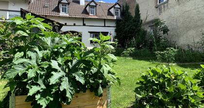 Gemütliche 2-Zimmer-Wohnung, großer Garten, zentral gelegen