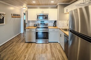 Wasserkocher mit Kaffee-/Teezubehör