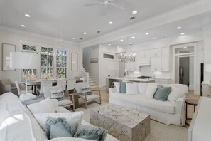 Smart TV, fireplace - Beautiful WaterColor Retreat with Private Pool, Sitting Spa and Bikes (Santa Rosa Beach)