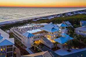 Exterior - Private Pool and Sitting Spa! 5 Adult Bikes! (Santa Rosa Beach)