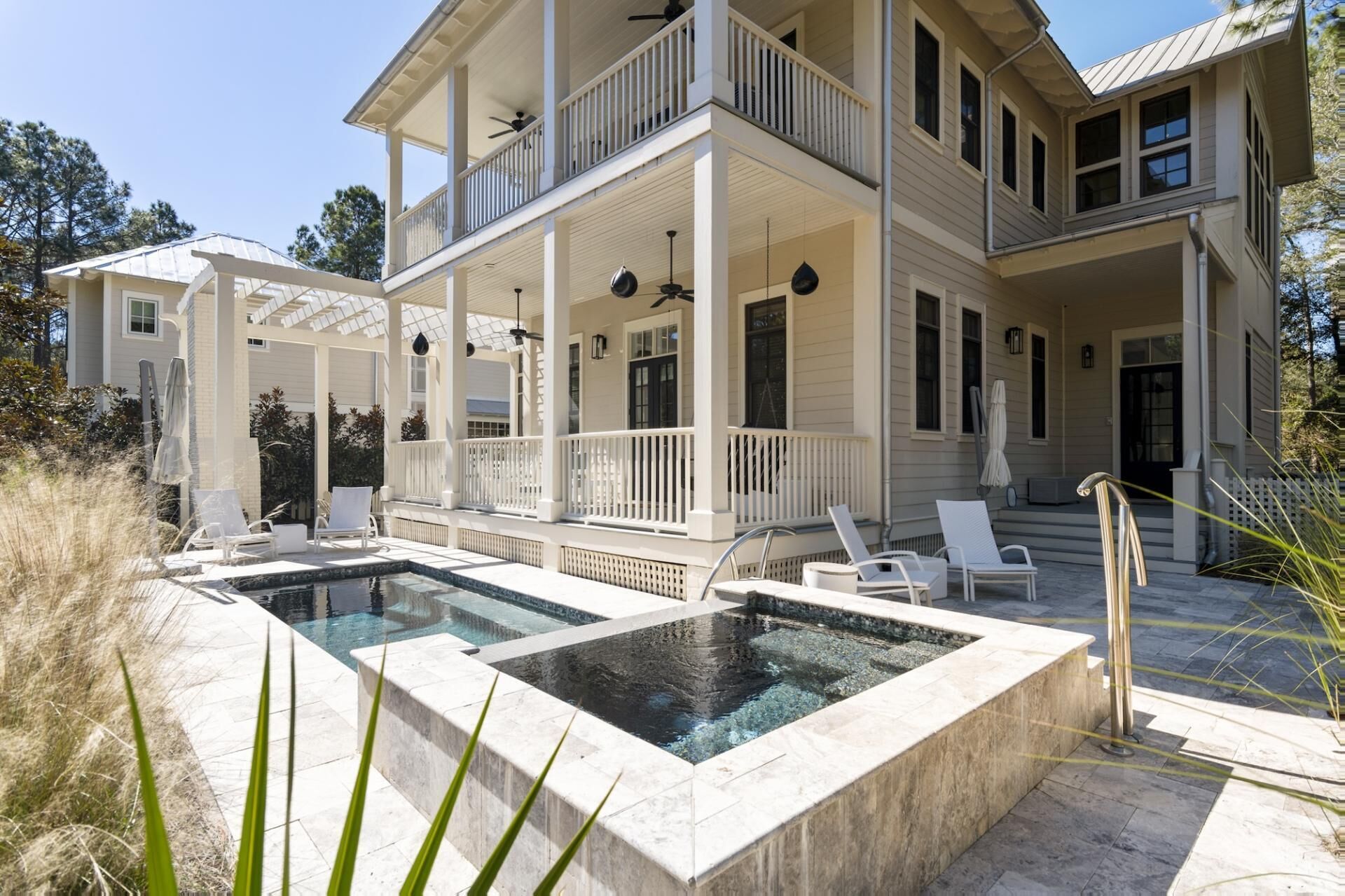 Stay here for the Fall Season! Private Pool and Sitting Spa! 5 Adult Bikes!