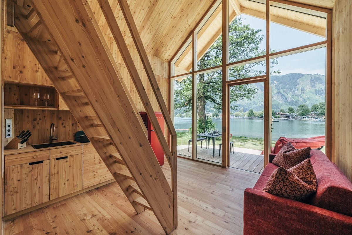 Deluxe Chalet, 1 Bedroom, Bathtub, Lake View (incl. City Tax) | Living area