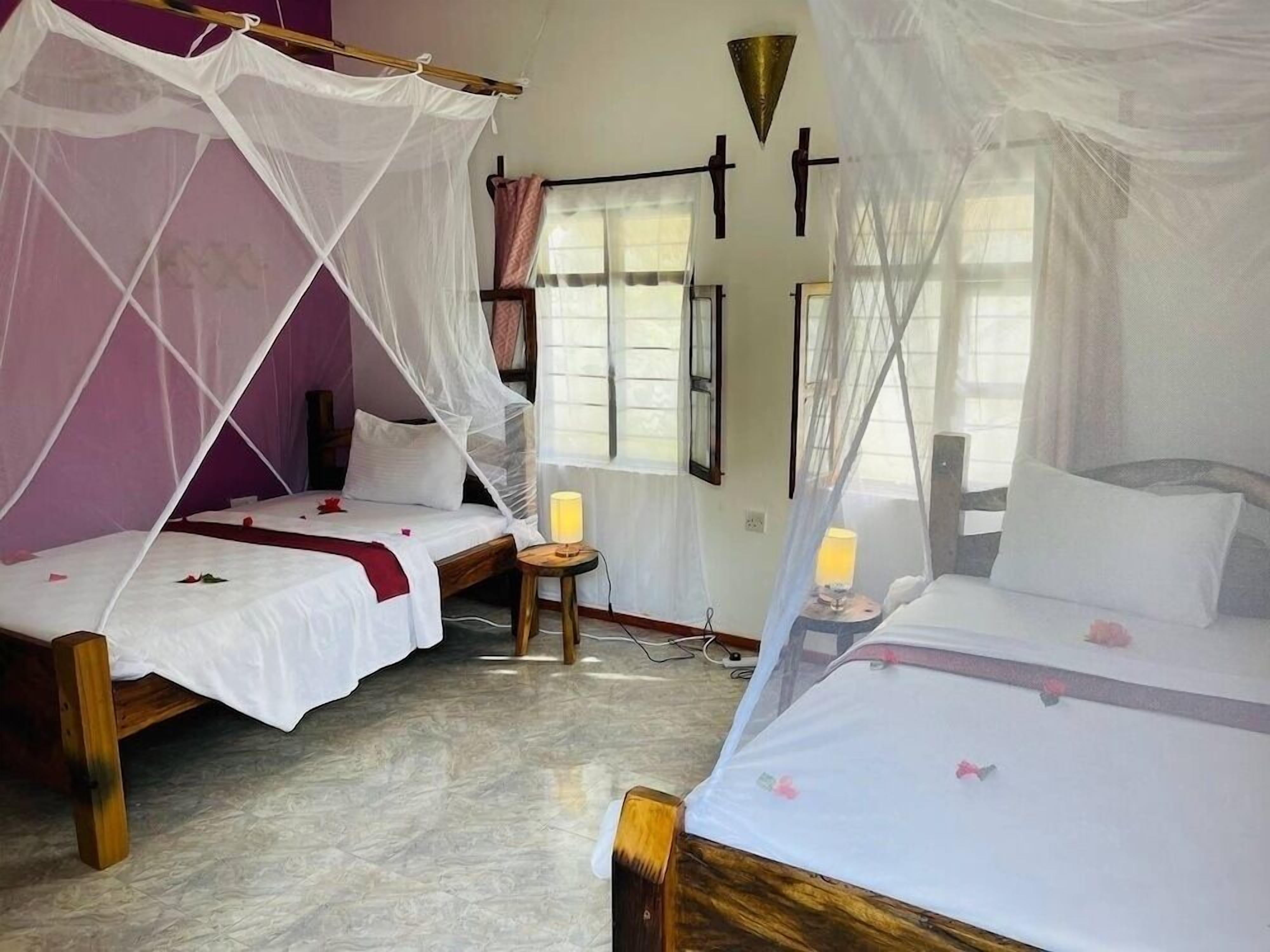 Cofres nos quartos, individualmente decorados