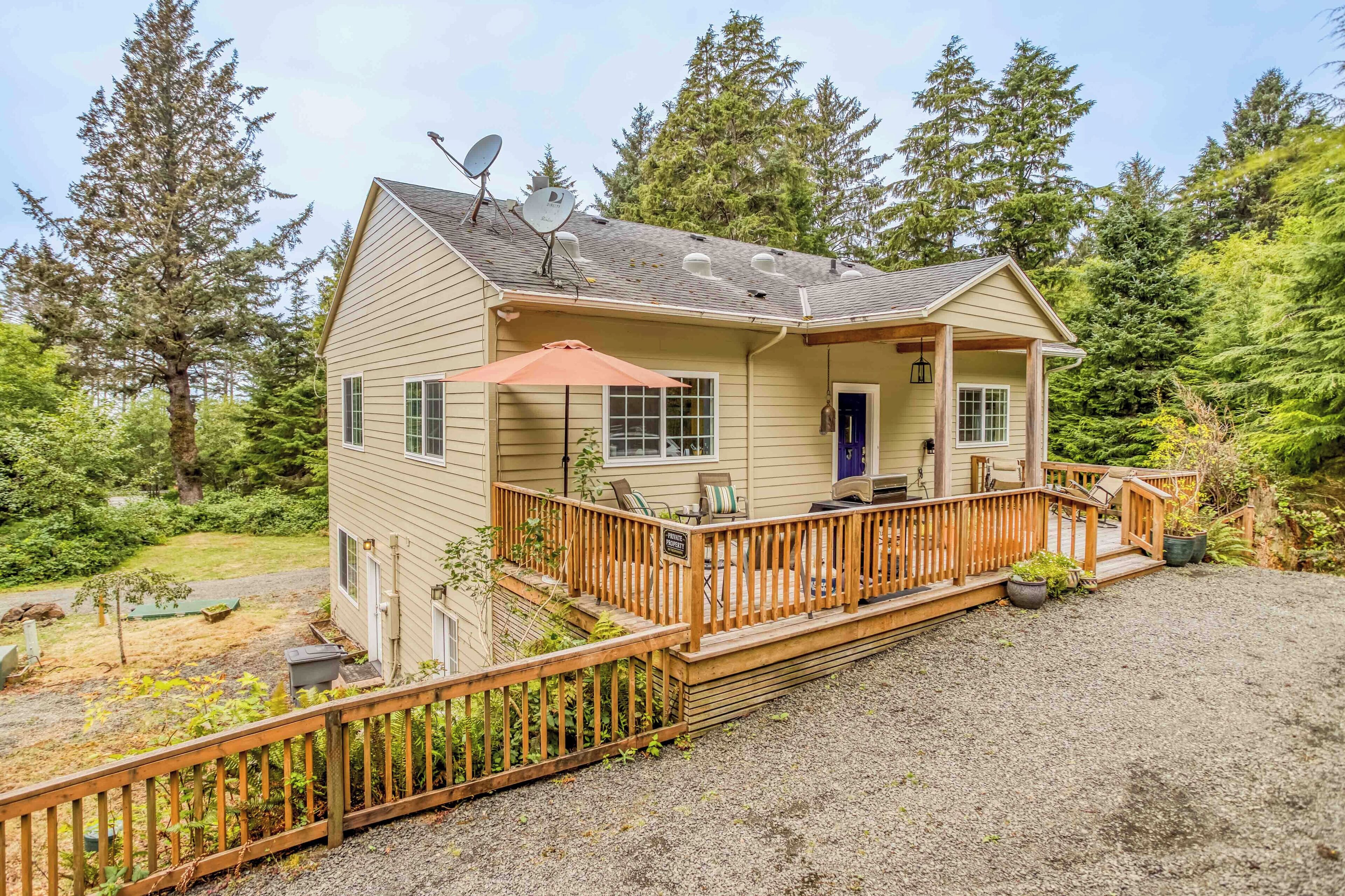 Secluded Arcadia Beach Villa has 3 Bedroom Suites, Privacy and Gathering Spaces!