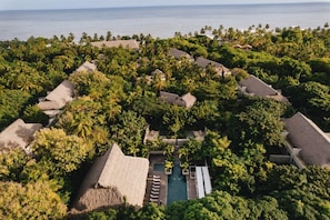Private beach, white sand, beach bar - Naio Hotel y Villas By OxoHotel (Dibulla)