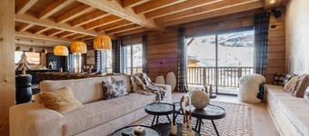 A luxury chalet at the foot of the slopes
