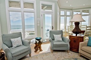 Smart TV, fireplace, video games, table tennis - Bahama Breeze, Oceanfront House in Emerald Isle, NC! (Emerald Isle)