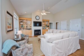 TV, lareira, DVD player, pebolim