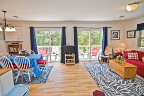 Una Smart TV, un reproductor de DVD