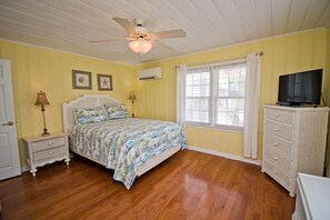 2 bedrooms, WiFi - Beach Life Up, Oceanview Duplex in Atlantic Beach, NC! (Atlantic Beach)