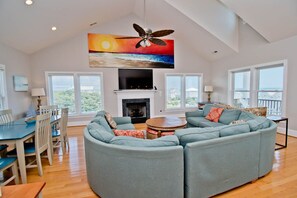 Videospiele, DVD-Player, Tischtennisplatte, Stereoanlage