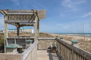 Property grounds - Beachwalk 112, Oceanfront Condo in Pine Knoll Shores, NC! (Pine Knoll Shores)