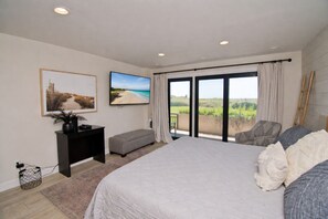 3 bedrooms, WiFi - Beachwalk 116, Oceanfront Condo in Pine Knoll Shores, NC! (Pine Knoll Shores)