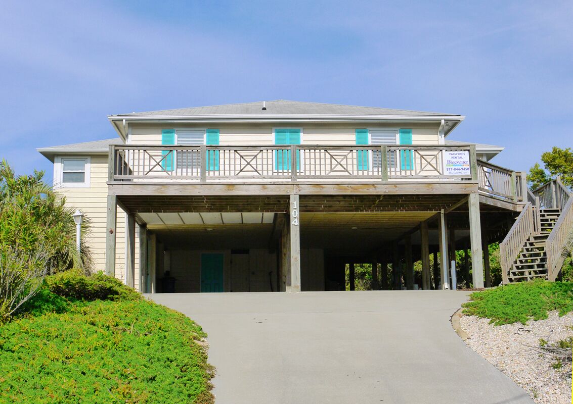 Beachy Keen, Almost Oceanfront House in Emerald Isle, NC!