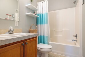 Bathroom - Beerelaxed, Soundside House in Emerald Isle, NC! (Emerald Isle)