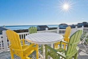Outdoor dining - Bermuda House, Almost Oceanfront House in Emerald Isle, NC! (Emerald Isle)