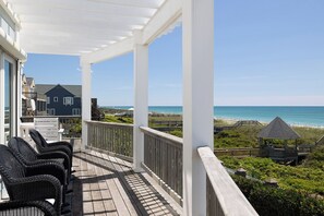 Property grounds - Bliss By The Beach, Oceanfront House in Emerald Isle, NC! (Emerald Isle)