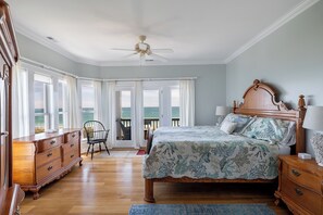 6 bedrooms, WiFi - Bliss By The Beach, Oceanfront House in Emerald Isle, NC! (Emerald Isle)