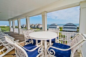 Outdoor dining - Blue Crab Retreat, Almost Oceanfront House in Emerald Isle, NC! (Emerald Isle)