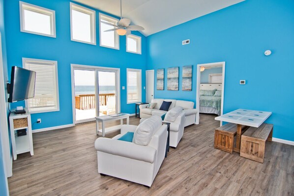 TV, DVD player - Blue Heaven, Oceanfront House in Emerald Isle, NC! (Emerald Isle)