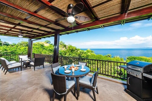 Oceanview Haven: Peaceful Pool & Comfort