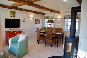 Interior - Luxus-ökohäuschen mit Eingezäuntem Garten, Gutshofsauna! (Rabenholz)