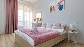 4 bedrooms, iron/ironing board, WiFi, bed sheets