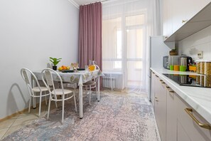 Fridge, microwave, stovetop, electric kettle