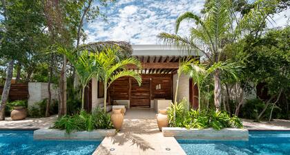 NHOA 107A Lux 2BR Condo Pool access in Aldea Zama