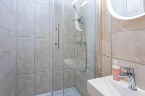 Bathroom - Cozy and Bright Duplex near City Center (Zagreb)