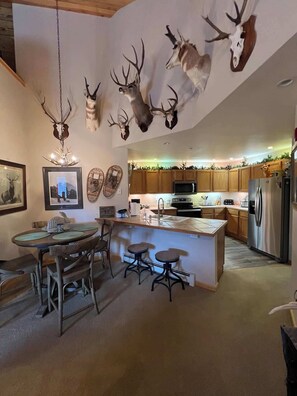 Fridge, microwave, oven, stovetop - Riverfront Condo – Relax to the Sounds of Nature (Breckenridge)