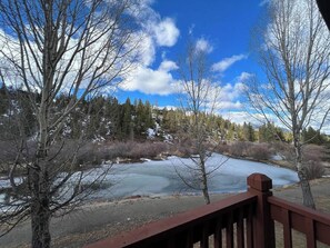 Property grounds - Riverfront Condo – Relax to the Sounds of Nature (Breckenridge)