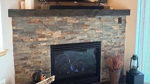 Interior - Swan River Condo w/ Hot Tub & Fireplace (Breckenridge)
