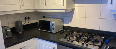Fridge, microwave