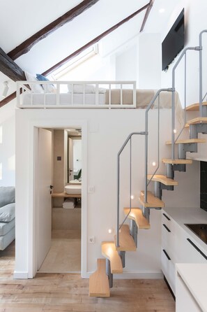 Room - Modern Loft with Gallery in City Center (Zagreb)
