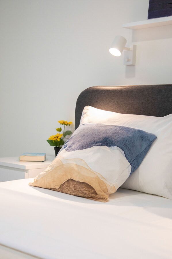 Room - Modern and Bright studio in City Center (Zagreb)