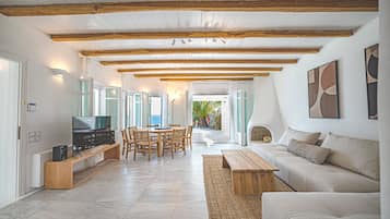 Biệt thự Deluxe, hồ bơi riêng, quang cảnh biển | Két bảo mật tại phòng, trang trí khác biệt