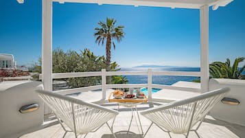 Deluxe-huvila, yksityinen uima-allas, merinäköala | Tallelokero huoneessa, yksilöllisesti sisustettu