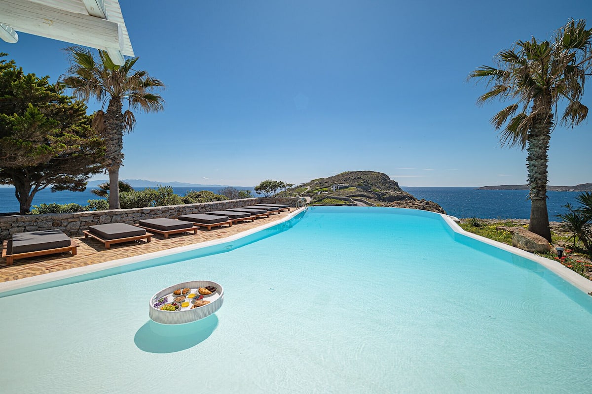Premium villa, privézwembad, uitzicht op zee | 4 slaapkamers, een kluis op de kamer, individueel gedecoreerd